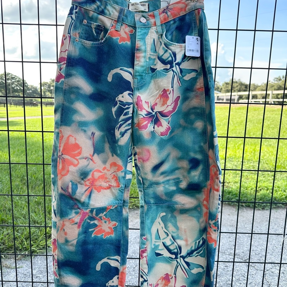 Free People We The Free Good Luck Barrel Jeans in Pool Floral 25 (fits like 24) - Picture 3 of 9